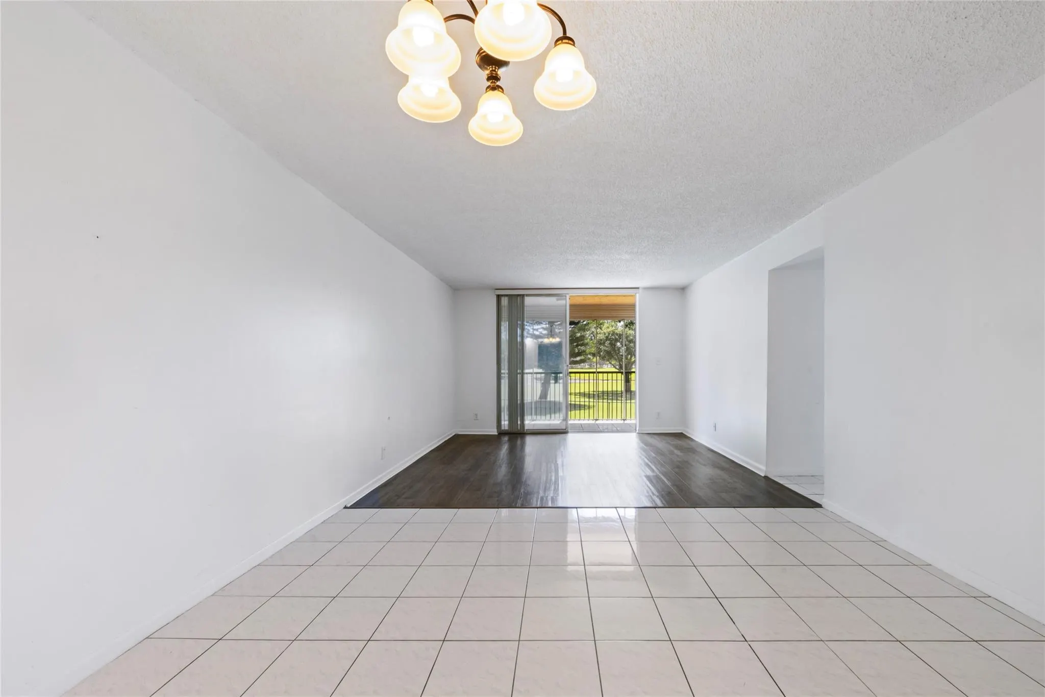 3150 W Rolling Hills Cir, #210