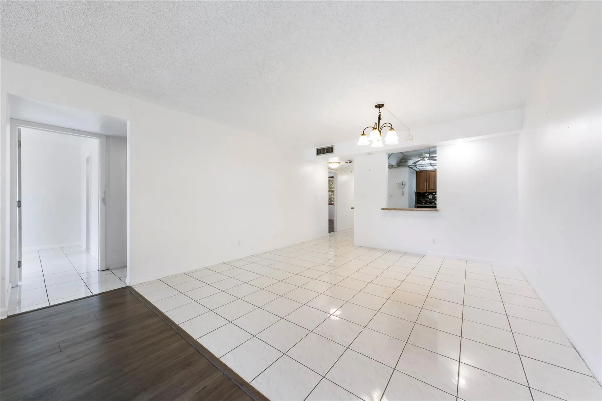 3150 W Rolling Hills Cir, #210
