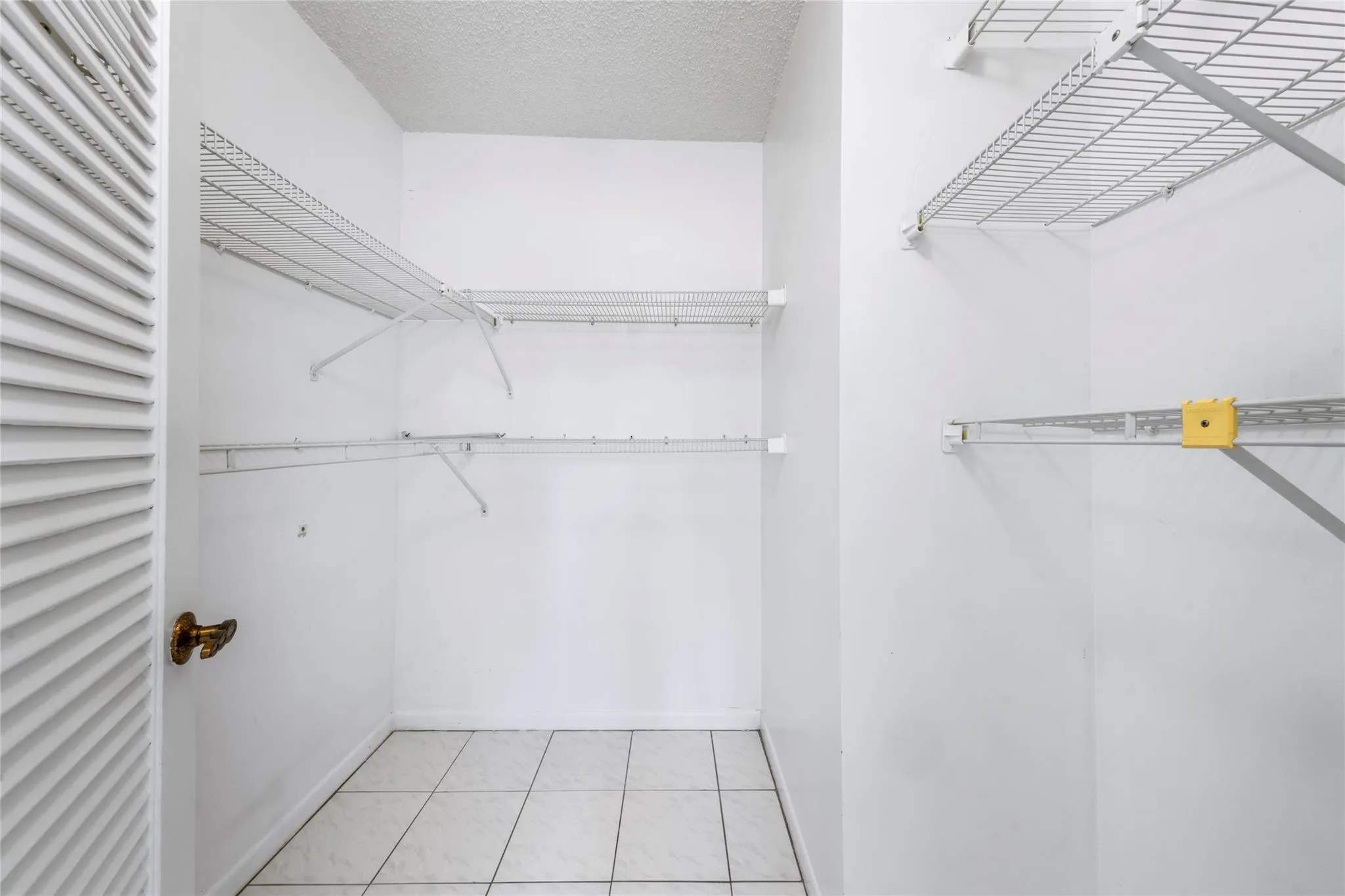 3150 W Rolling Hills Cir, #210