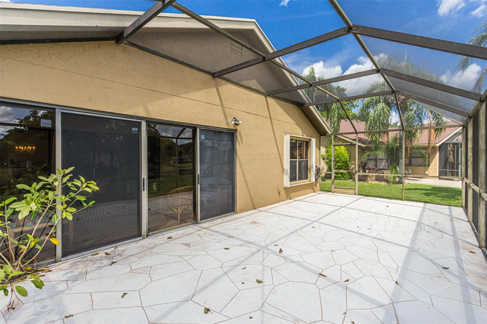 4915 Calamondin Cir