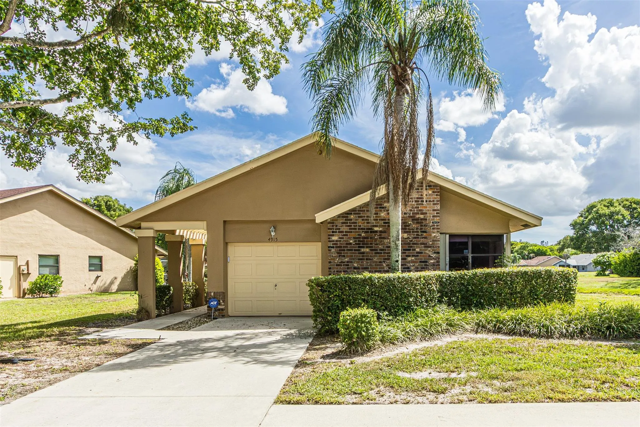 4915 Calamondin Cir