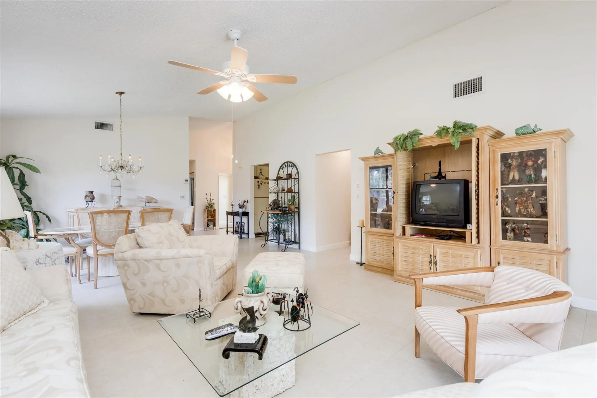 4915 Calamondin Cir