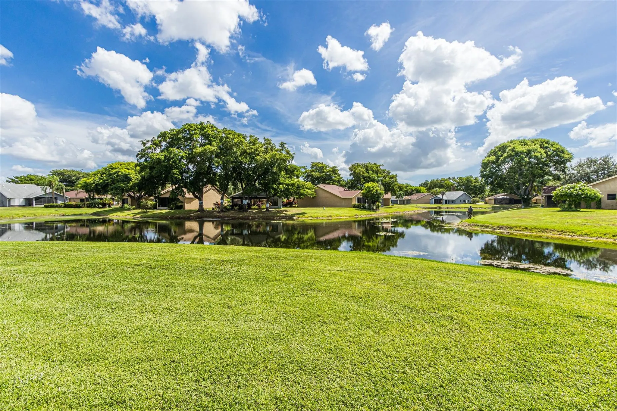 4915 Calamondin Cir
