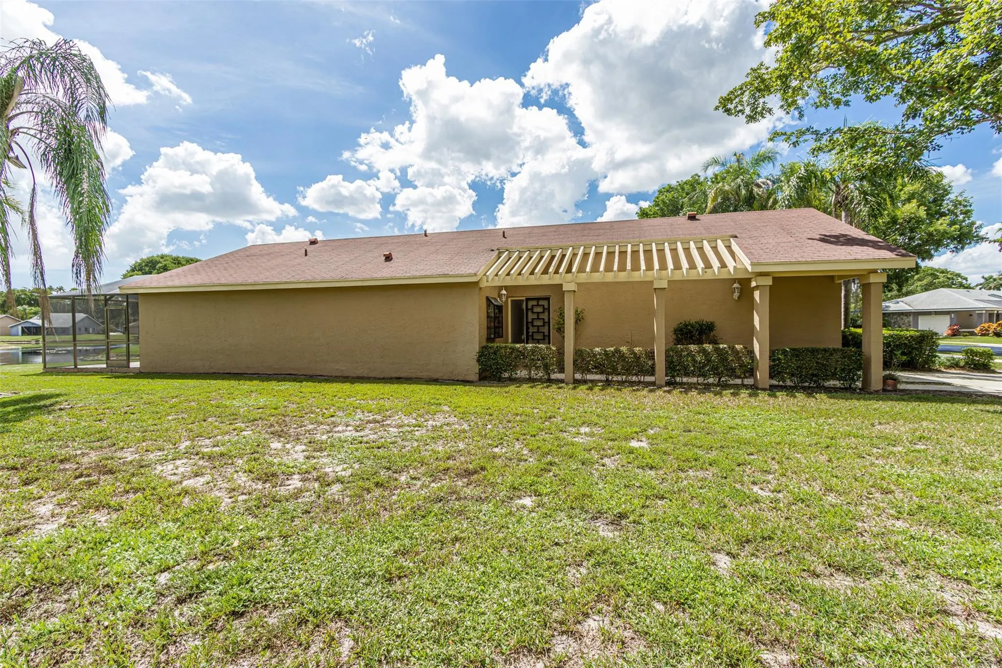 4915 Calamondin Cir