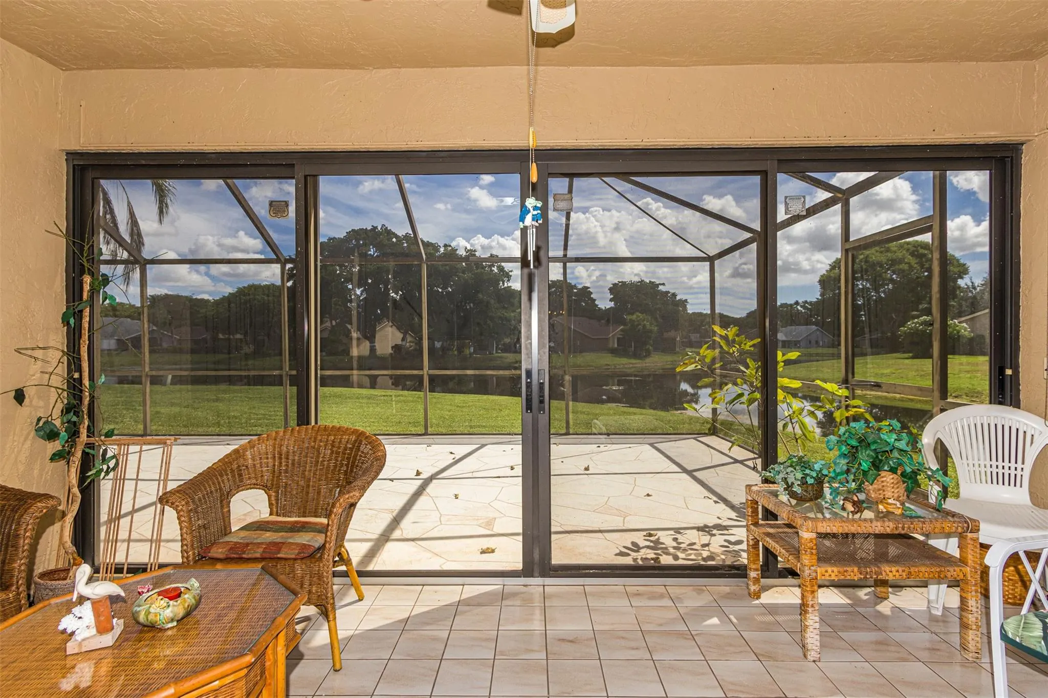 4915 Calamondin Cir