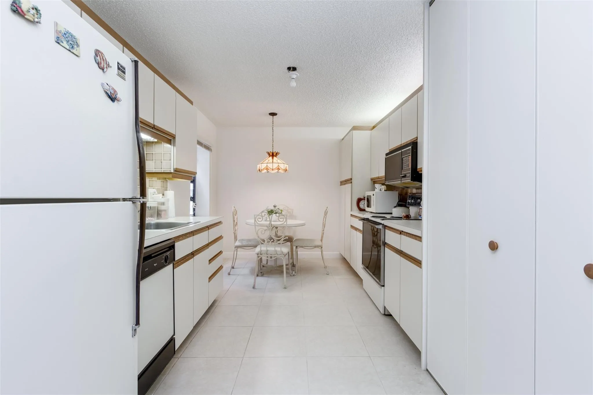 4915 Calamondin Cir
