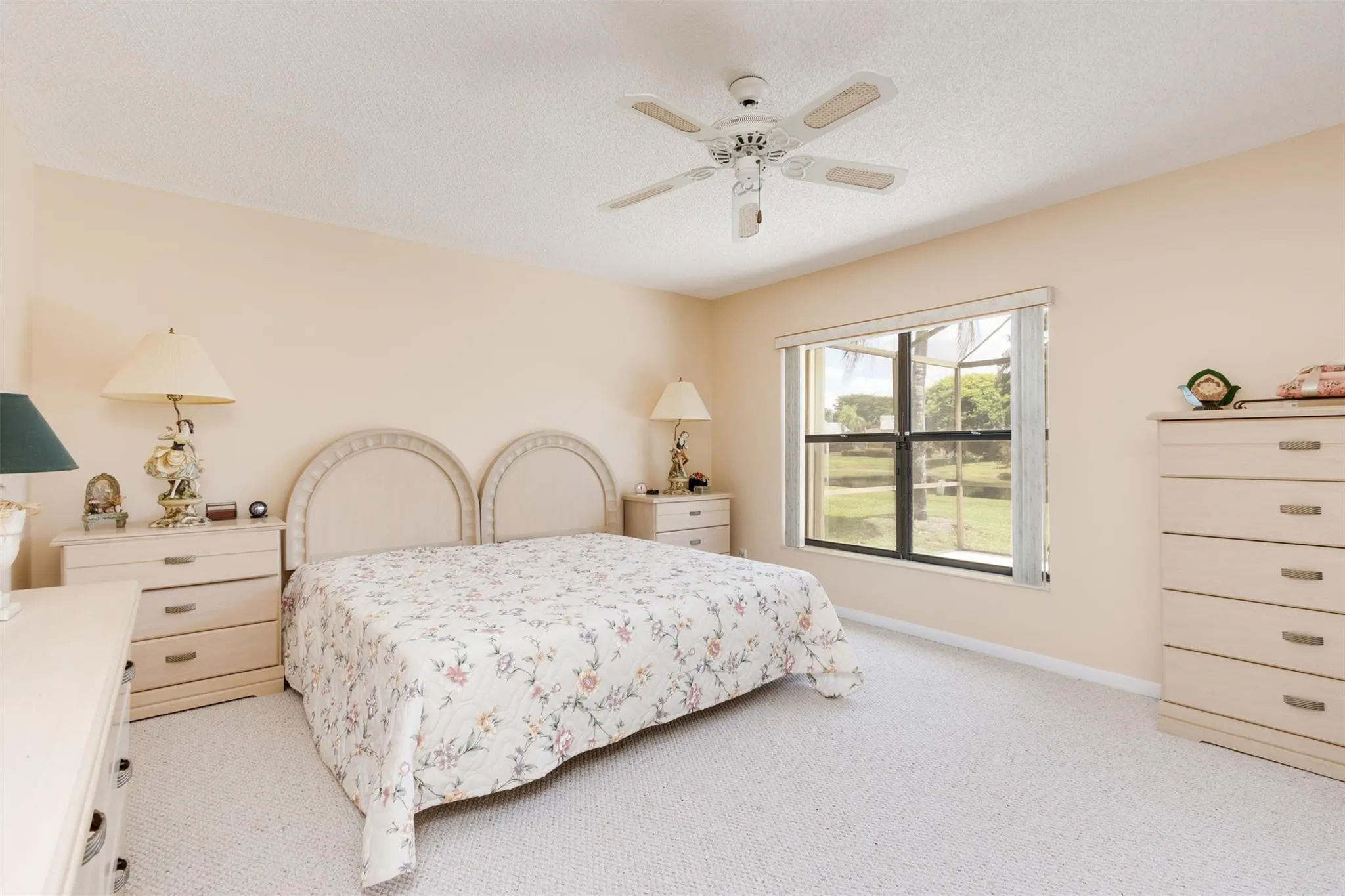4915 Calamondin Cir