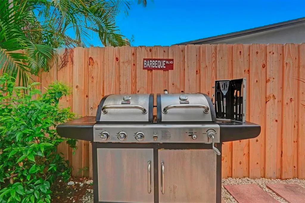 1773 SW 28th Way