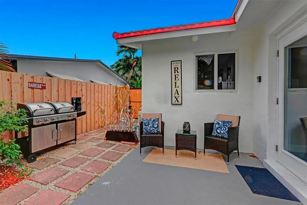 1773 SW 28th Way