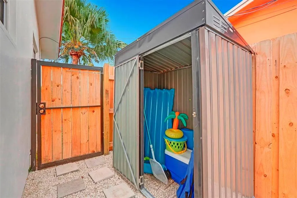 1773 SW 28th Way