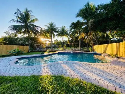 1773 SW 28th Way