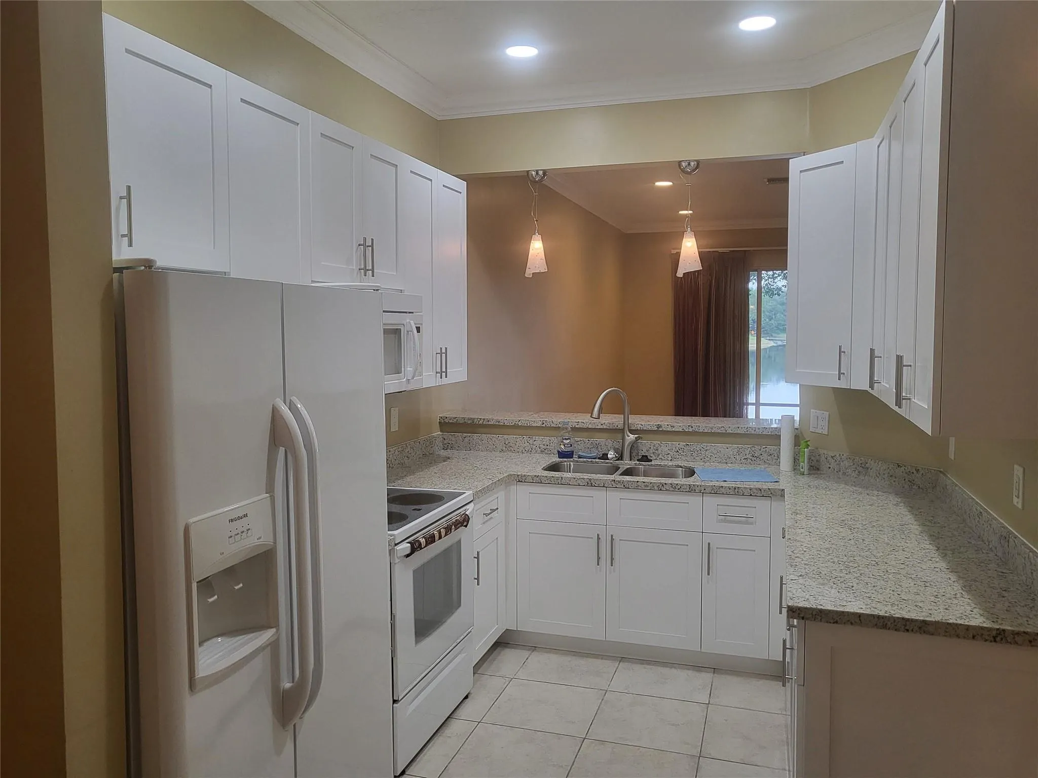 3331 Lakeside Drive, #37