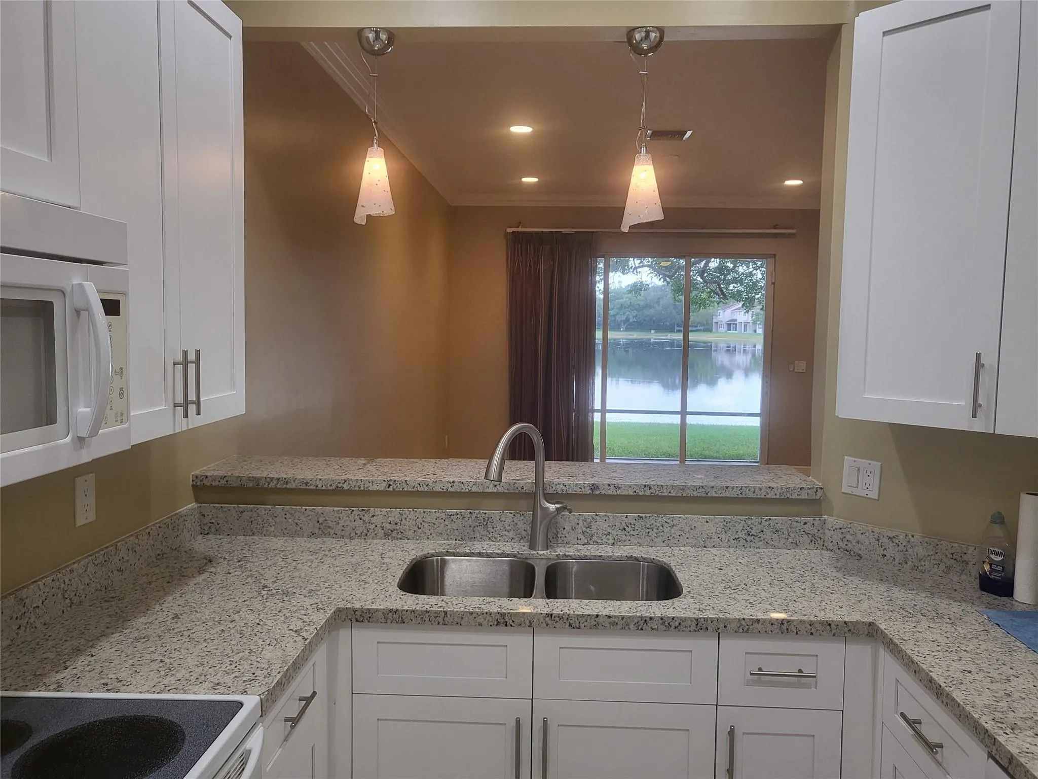 3331 Lakeside Drive, #37