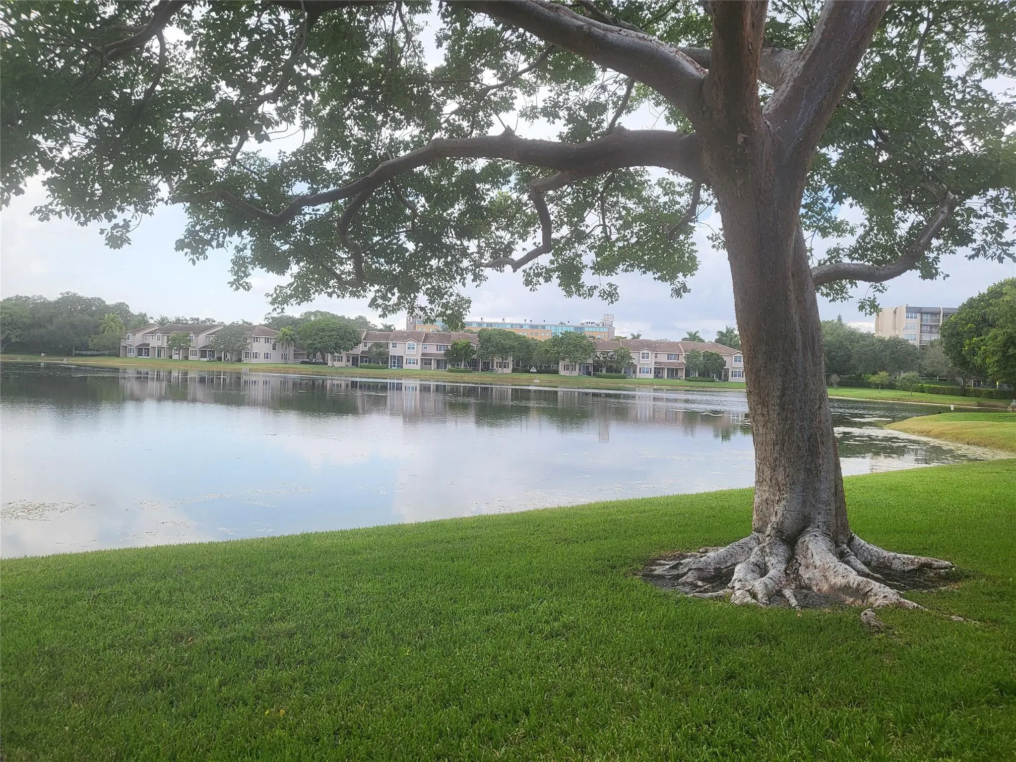 3331 Lakeside Drive, #37