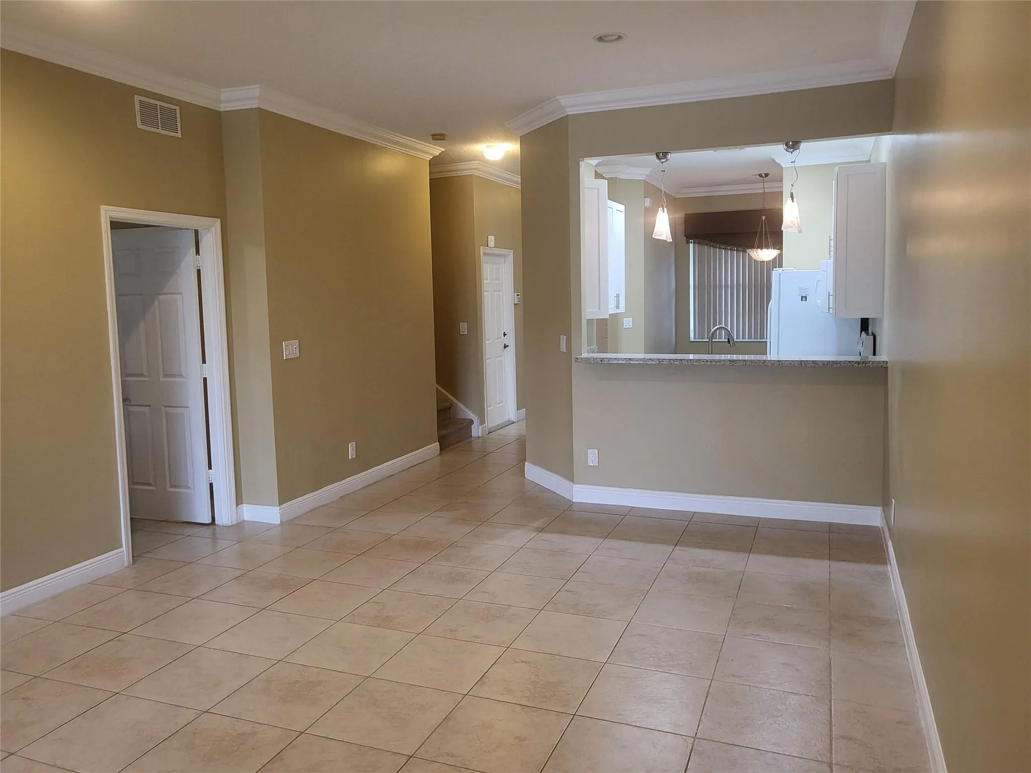3331 Lakeside Drive, #37