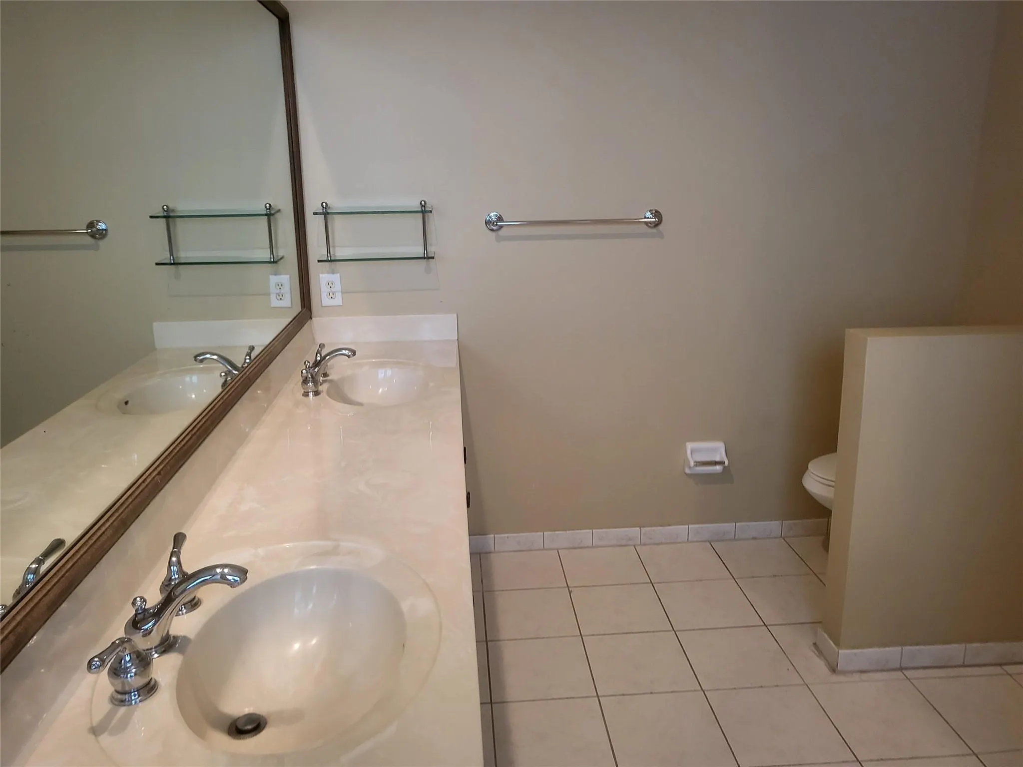 3331 Lakeside Drive, #37