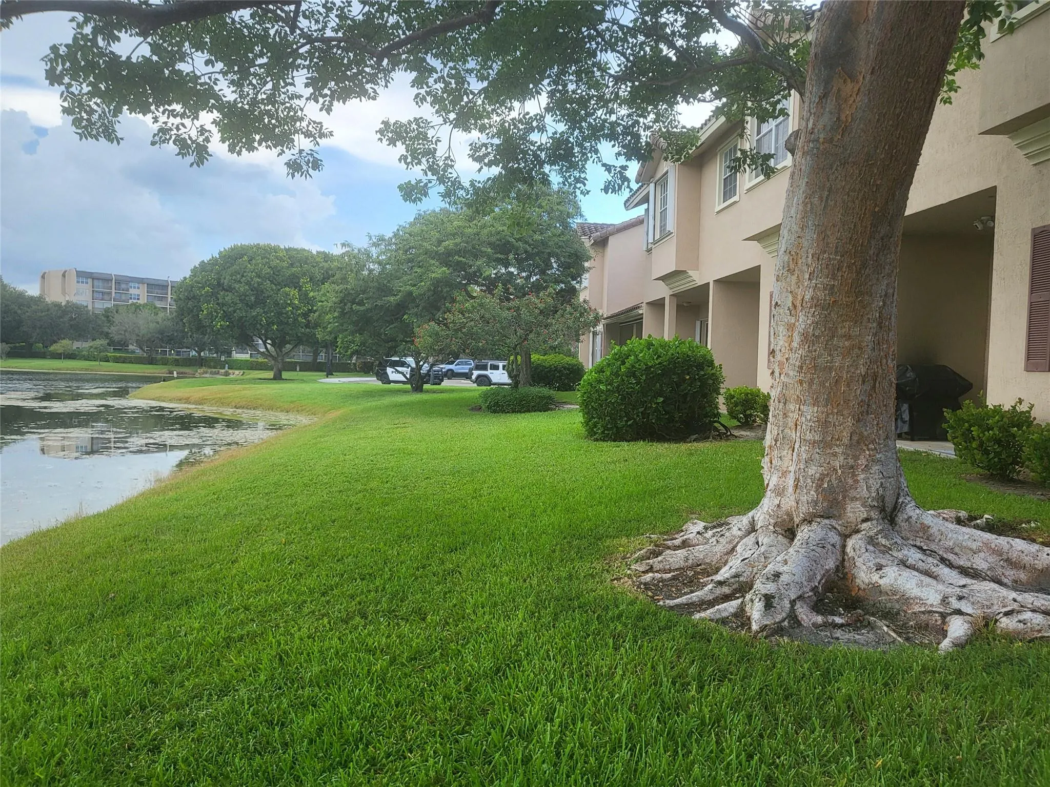 3331 Lakeside Drive, #37