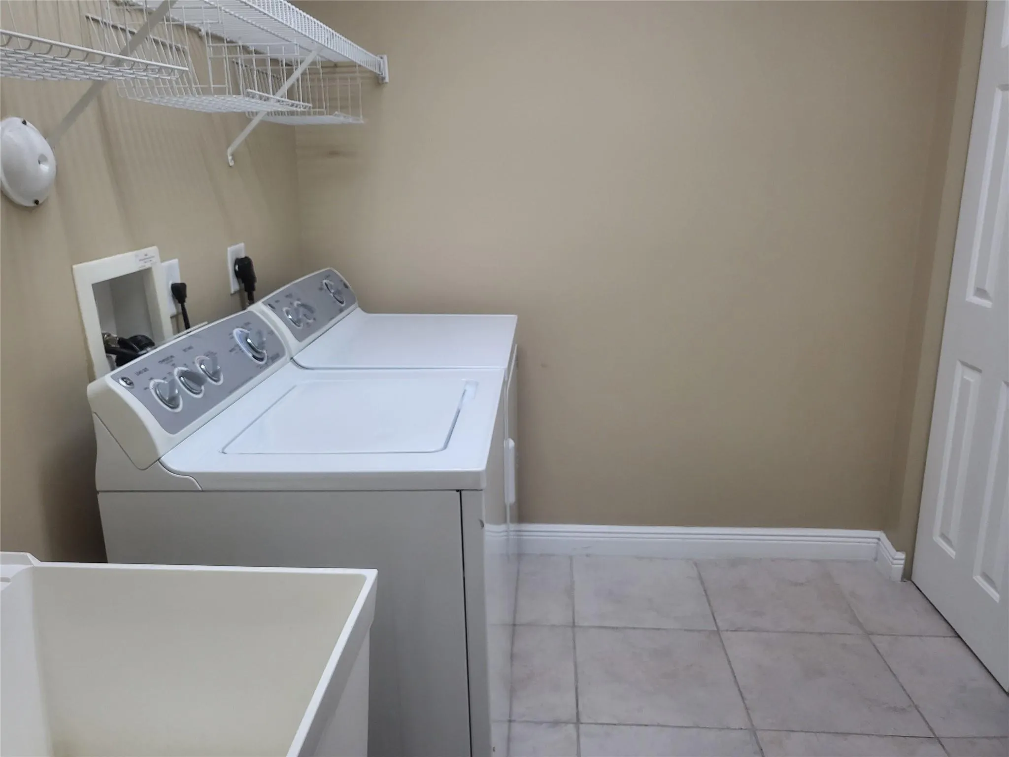 3331 Lakeside Drive, #37