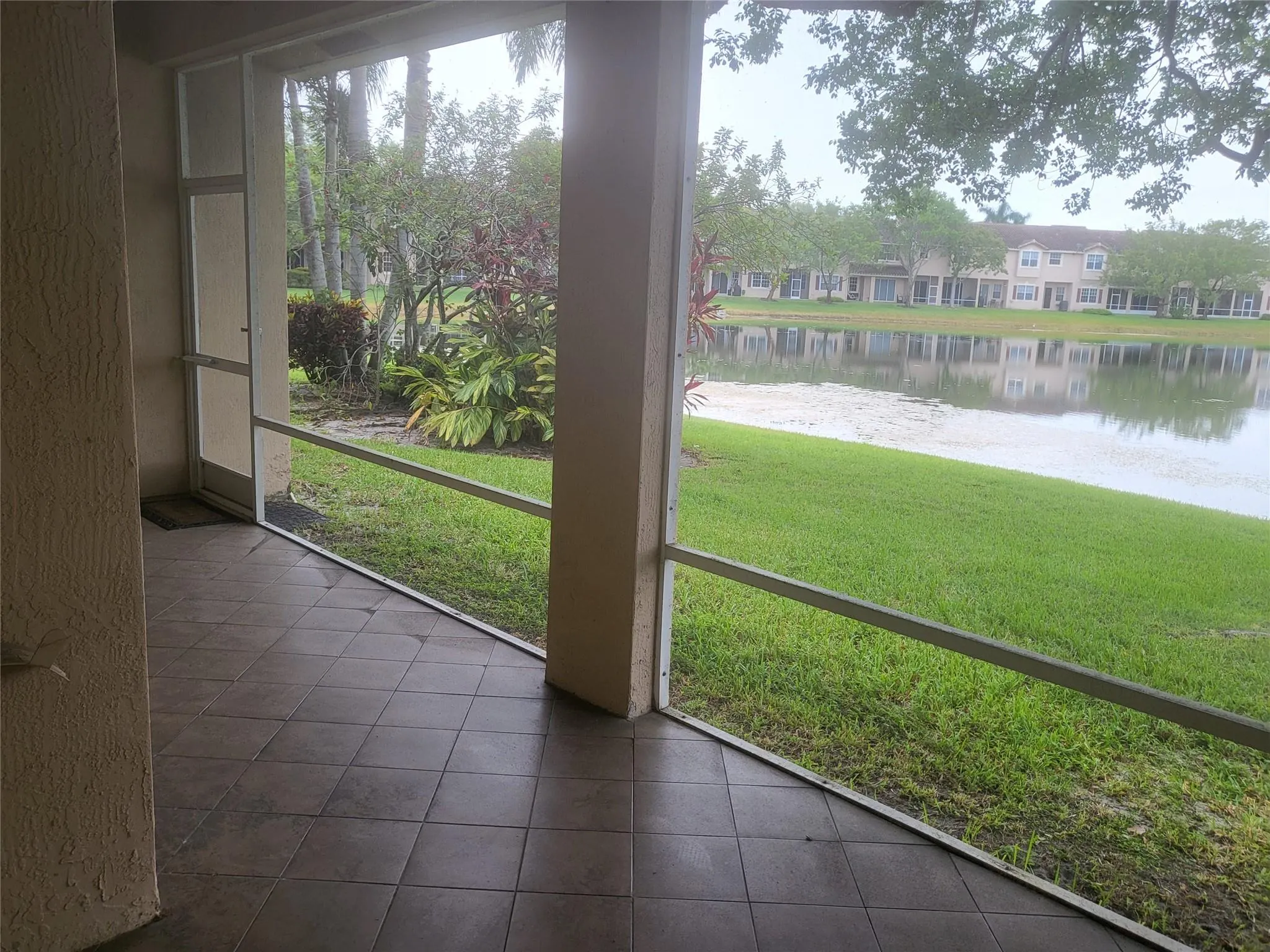 3331 Lakeside Drive, #37