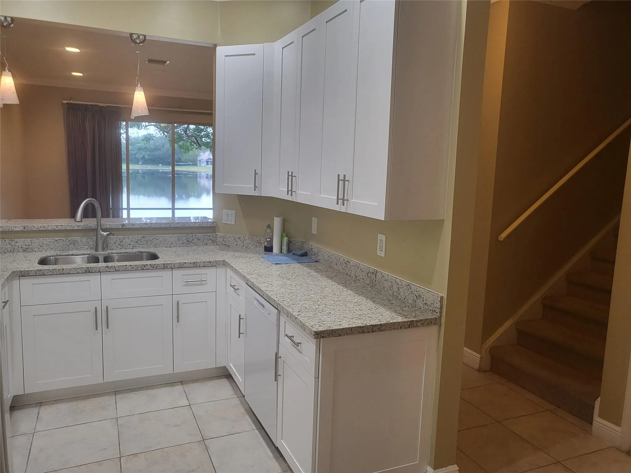 3331 Lakeside Drive, #37