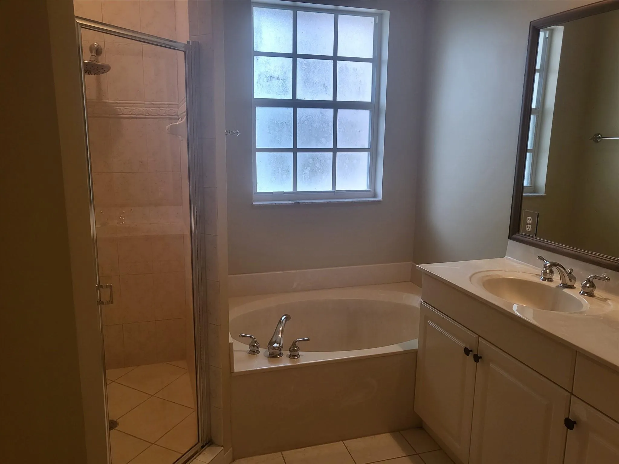 3331 Lakeside Drive, #37