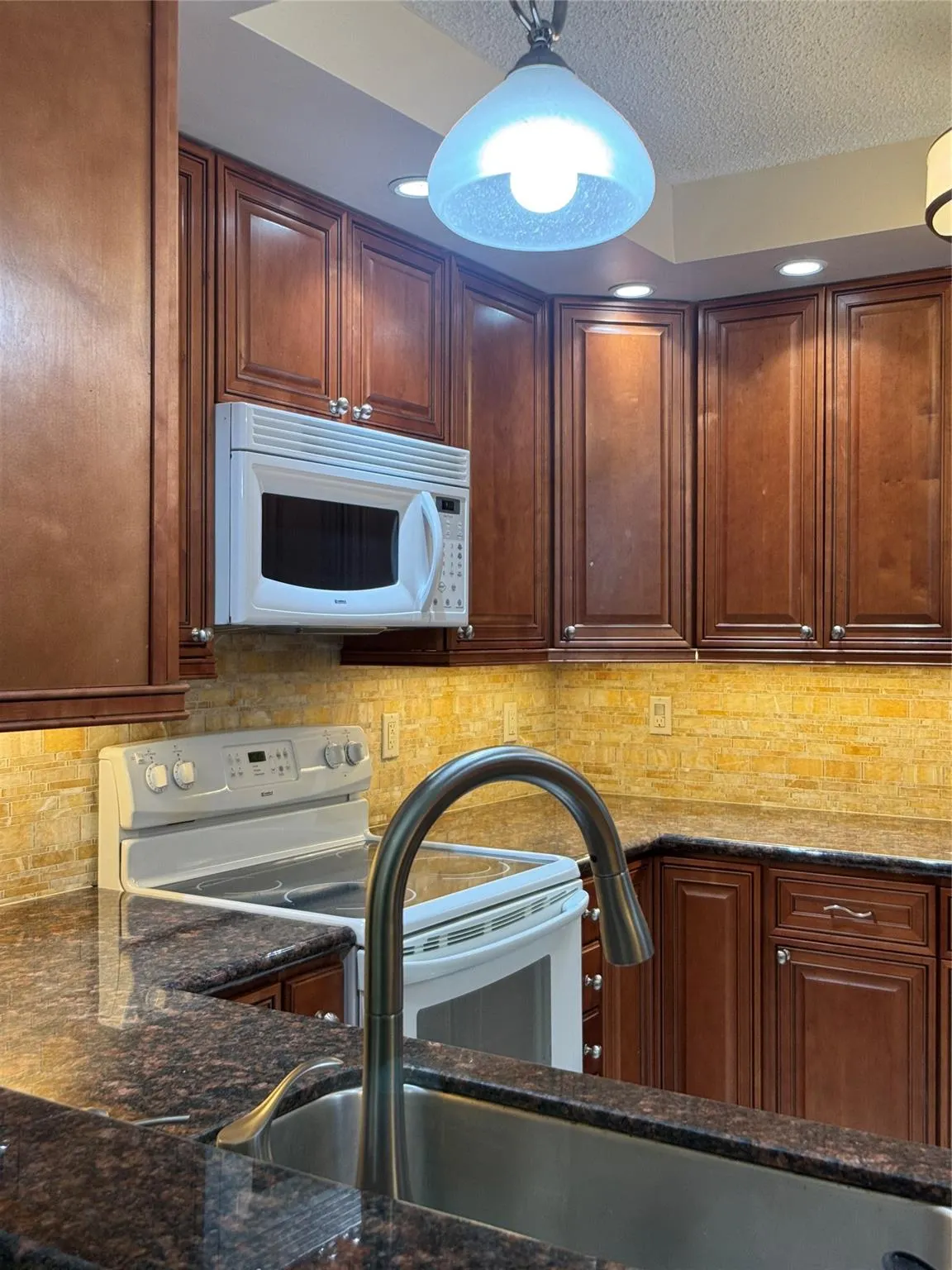 9245 Flynn Cir, #8