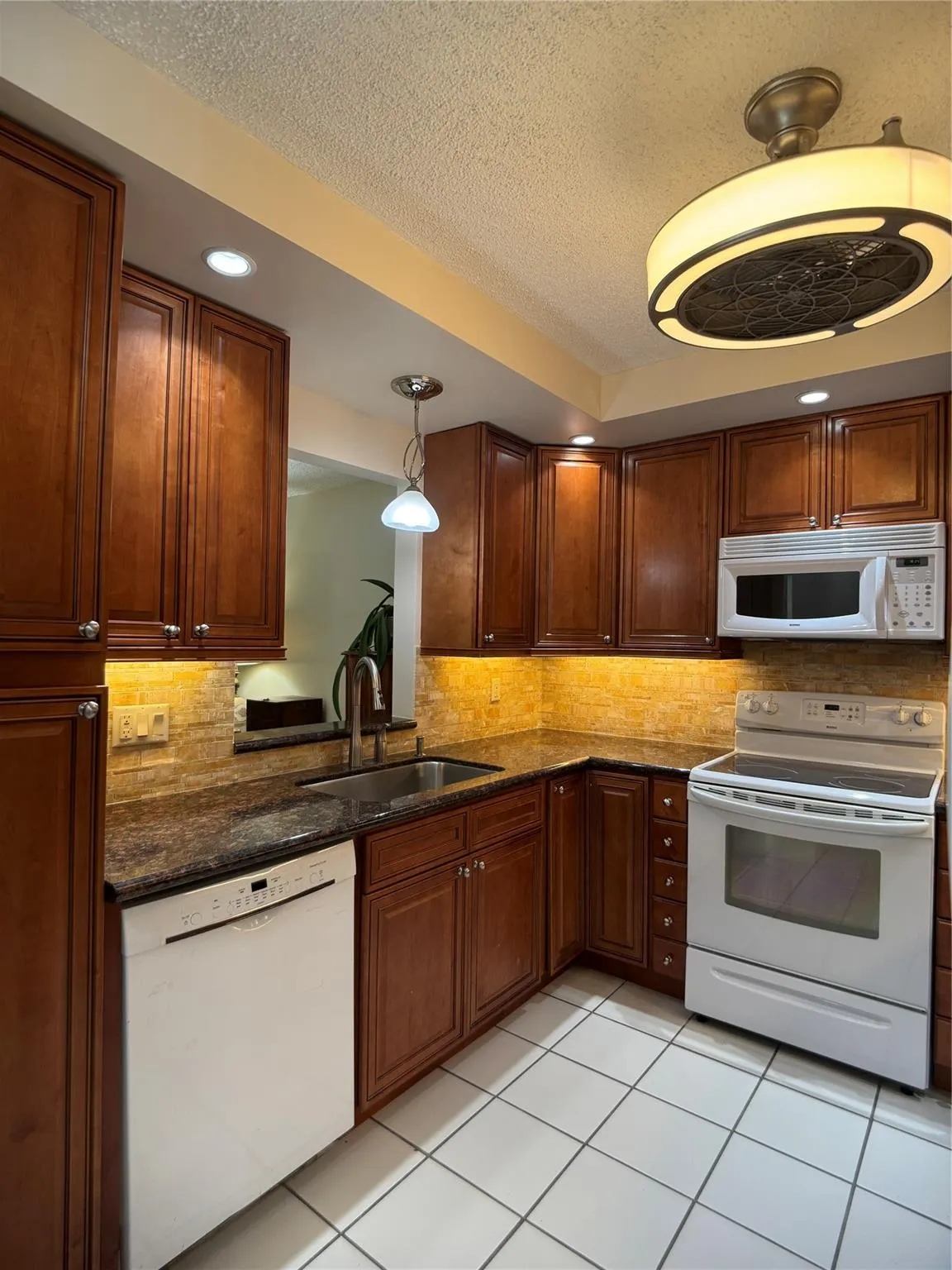 9245 Flynn Cir, #8