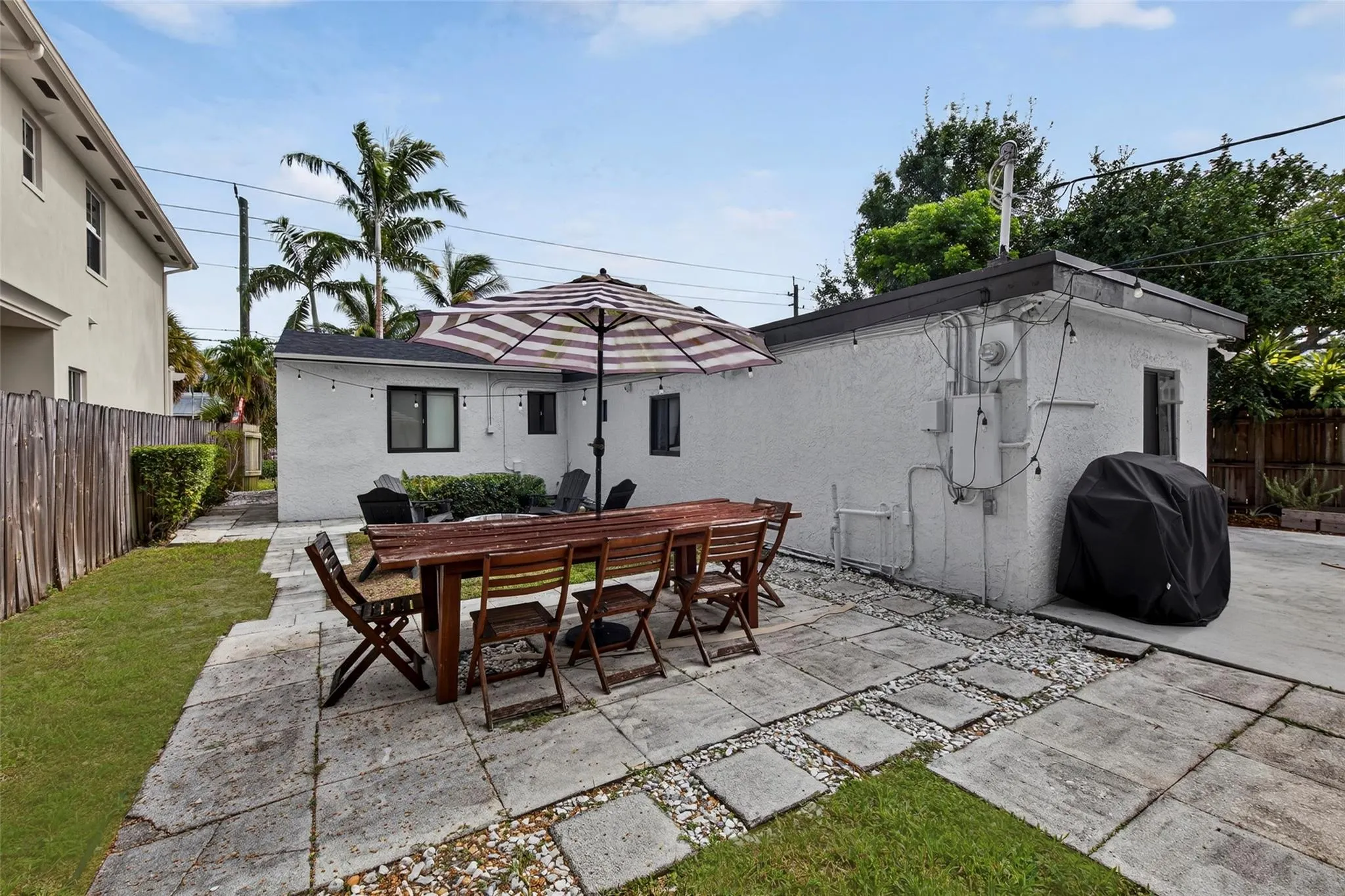 519 SW 9th St
