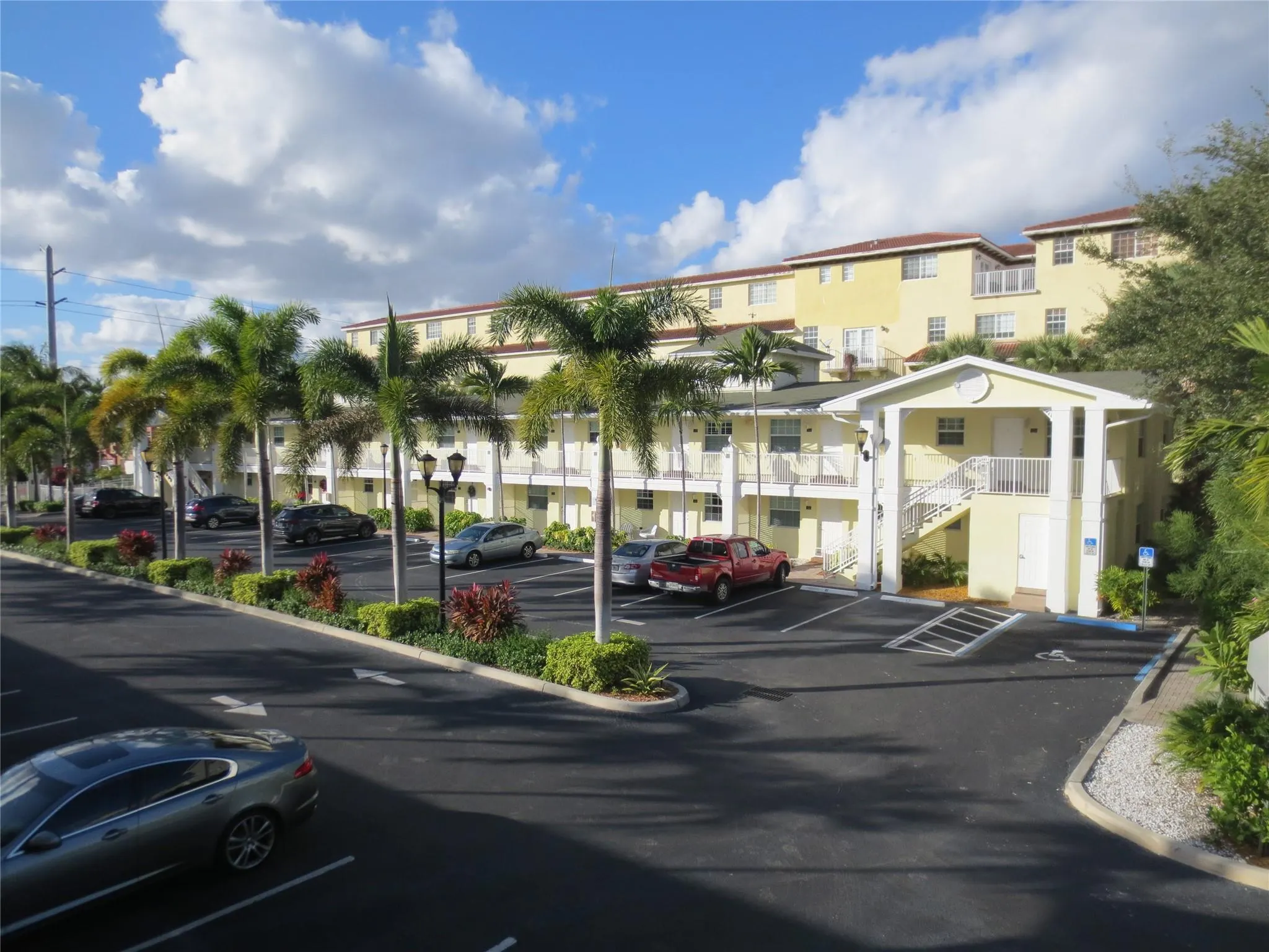2660 NE 8th Ave, #105
