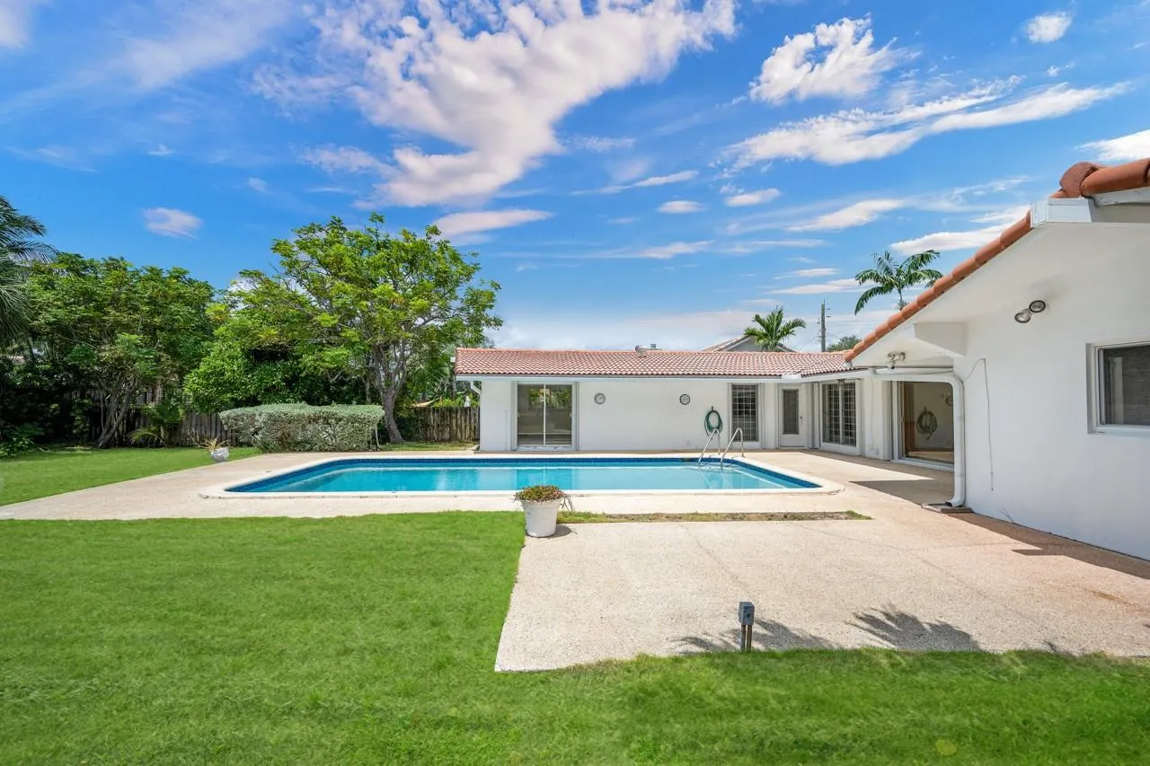 232 Codrington Dr