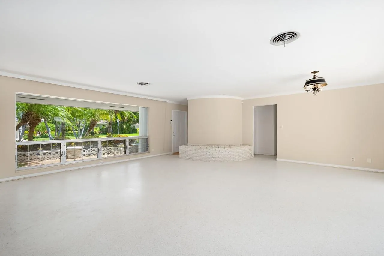 232 Codrington Dr