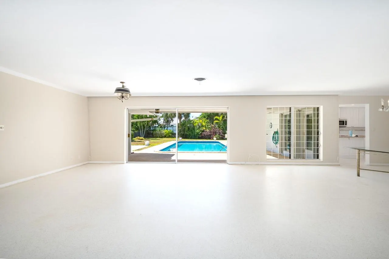 232 Codrington Dr