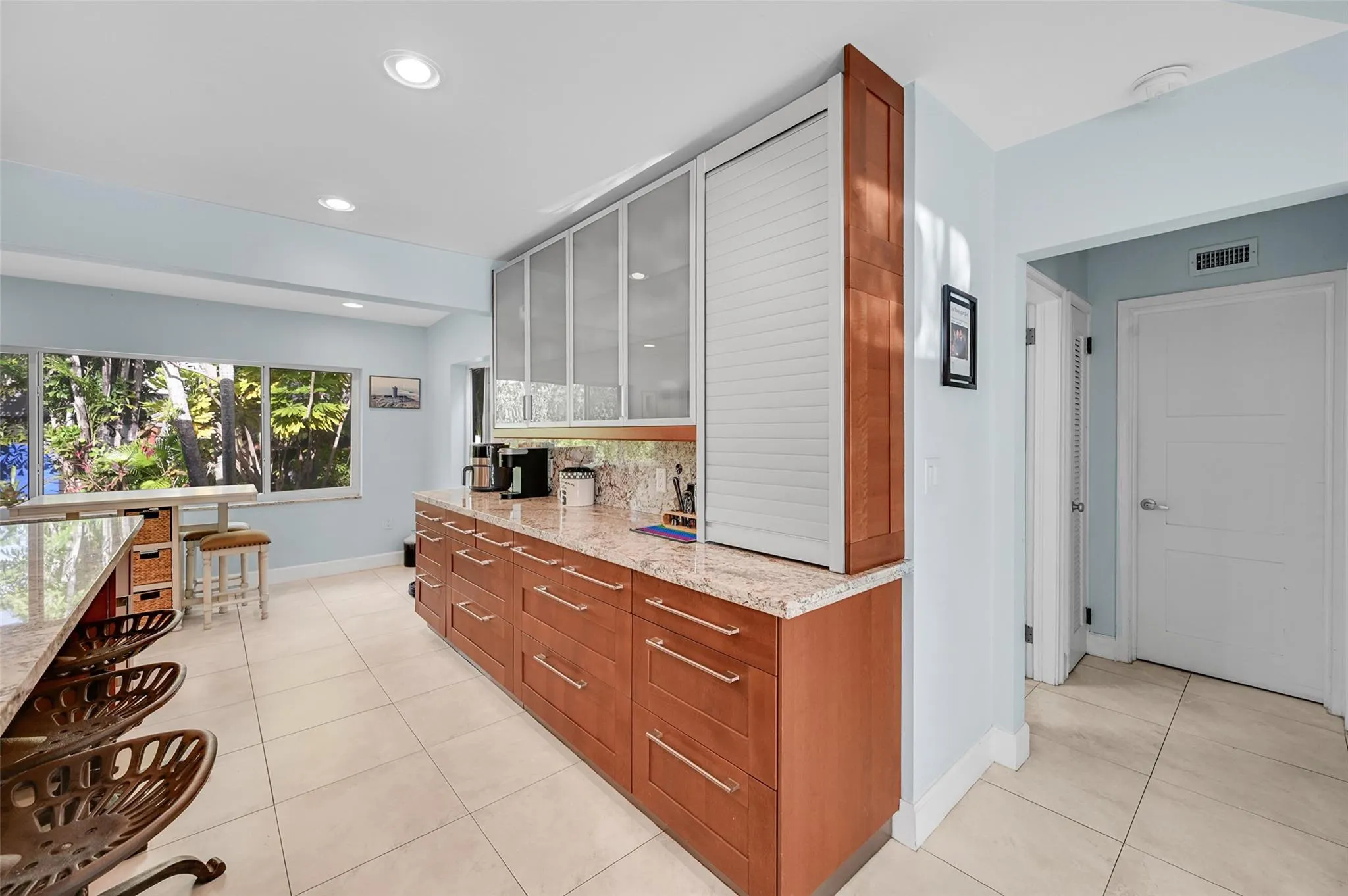 2716 NE 10th Ter