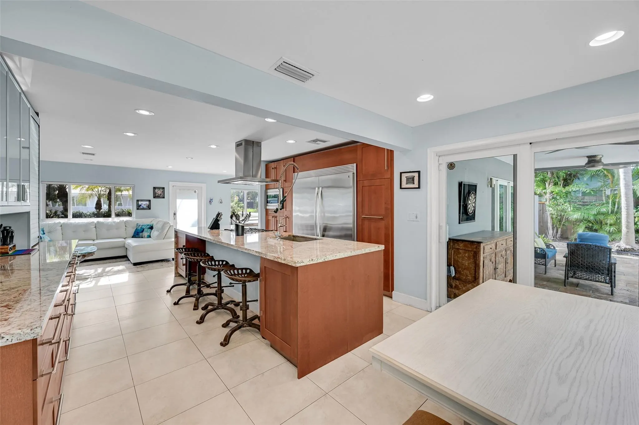 2716 NE 10th Ter