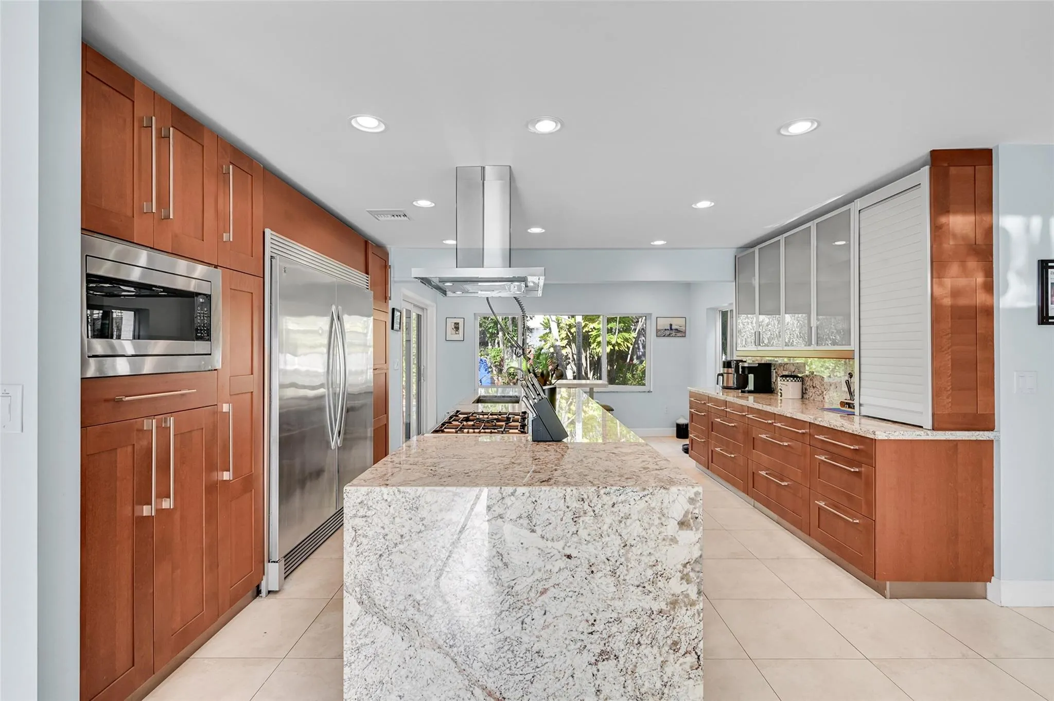 2716 NE 10th Ter