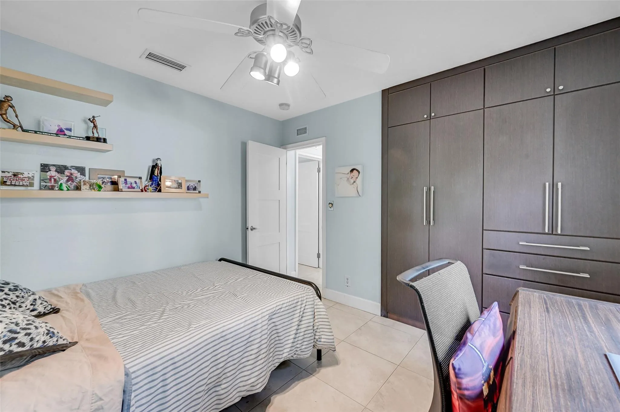 2716 NE 10th Ter