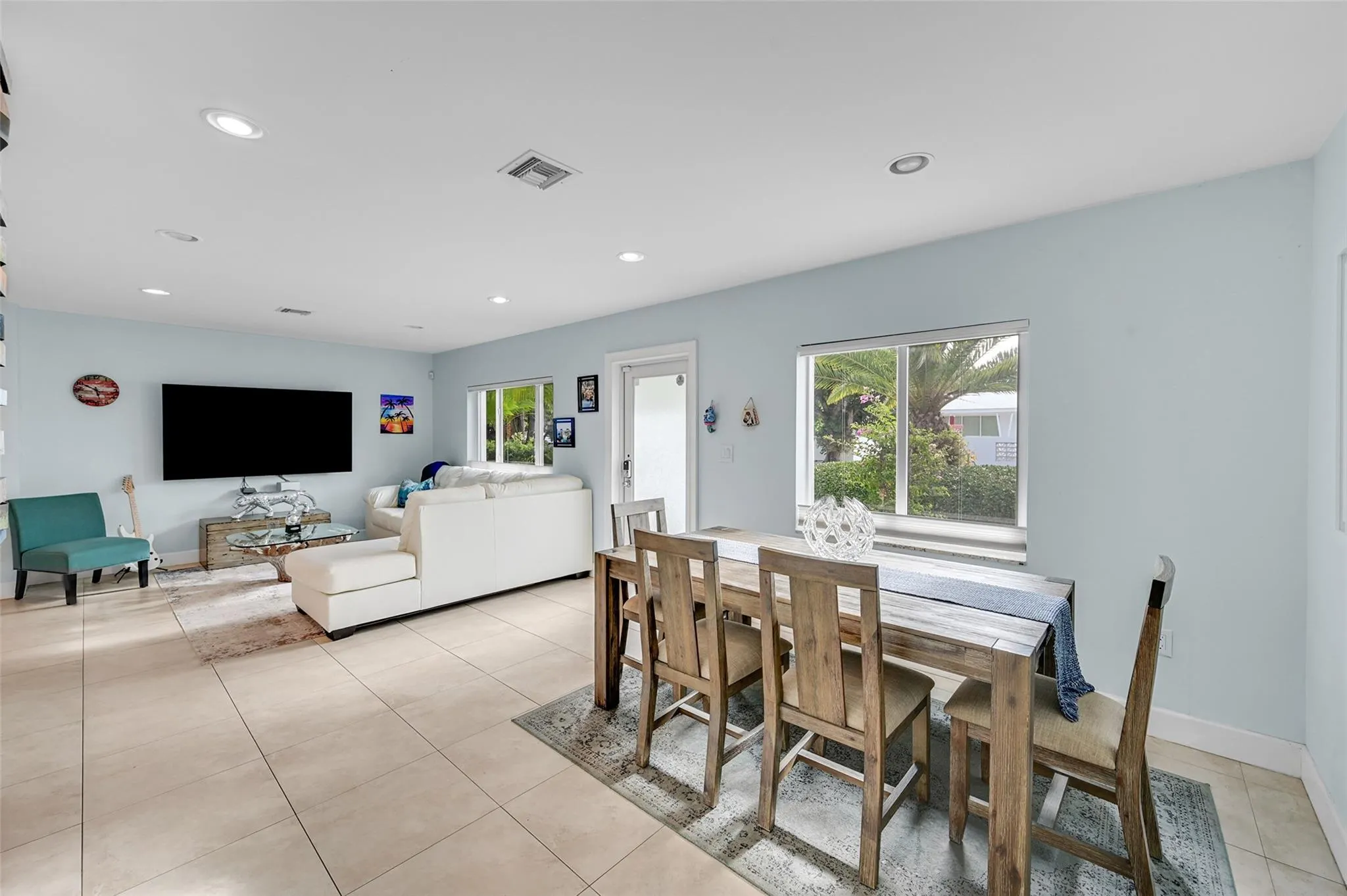 2716 NE 10th Ter