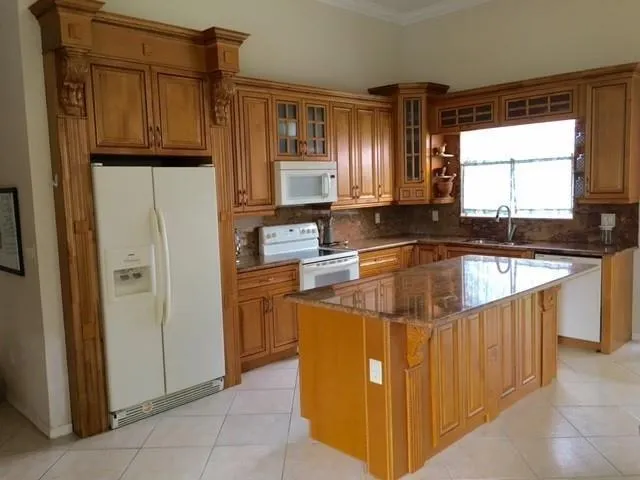 345 SW 188th Ave
