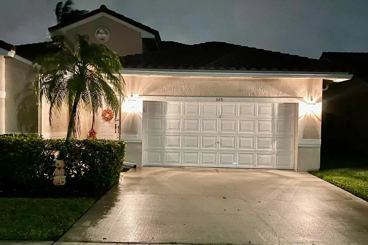 345 SW 188th Ave