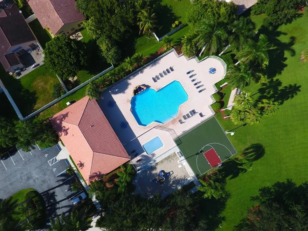 345 SW 188th Ave