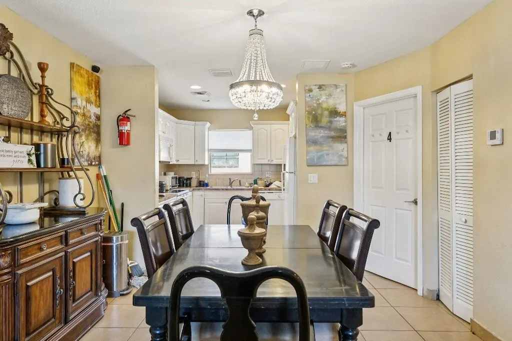 210 SW 3rd Ct