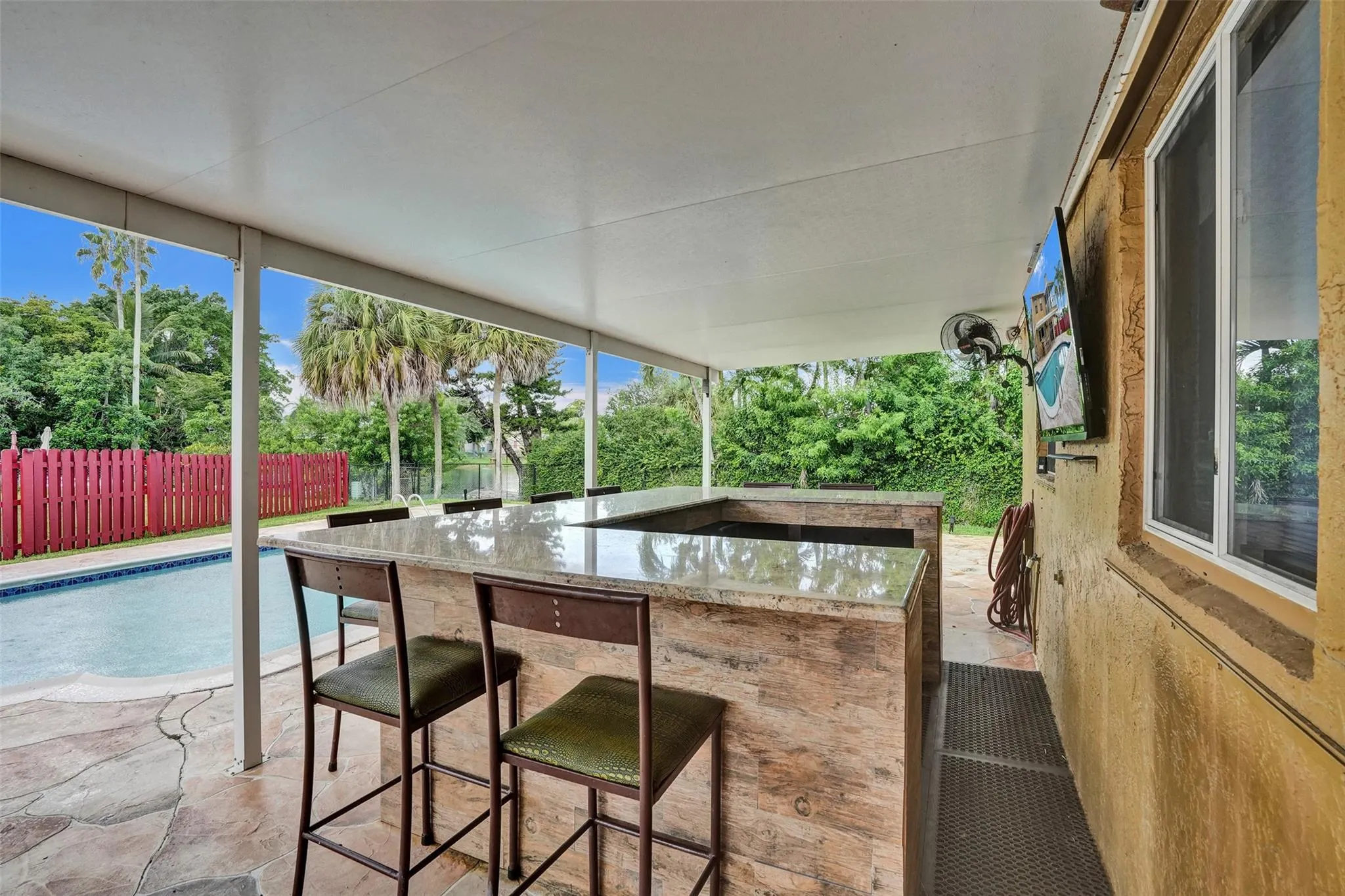 9444 NW 46th St