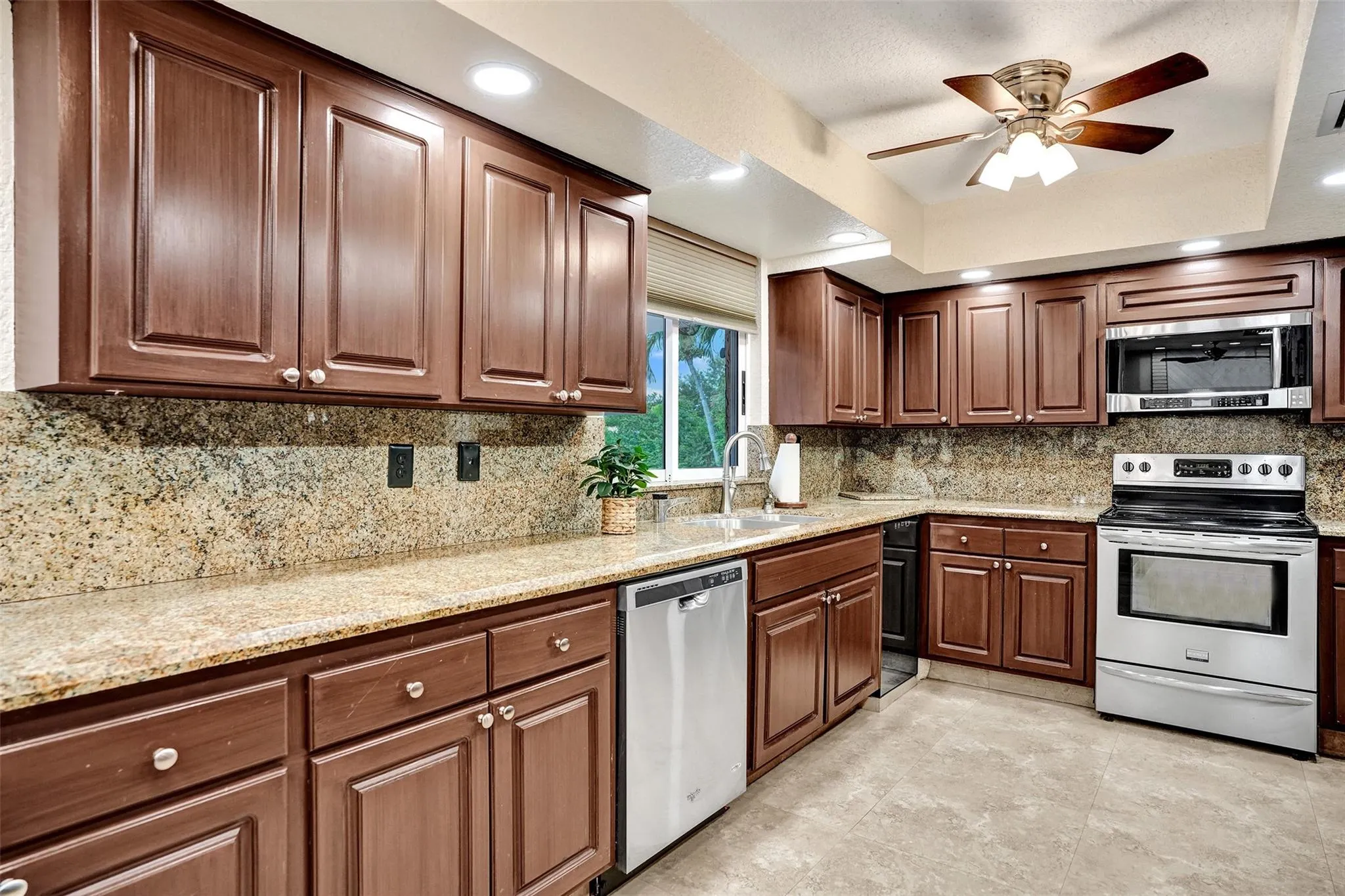 9444 NW 46th St