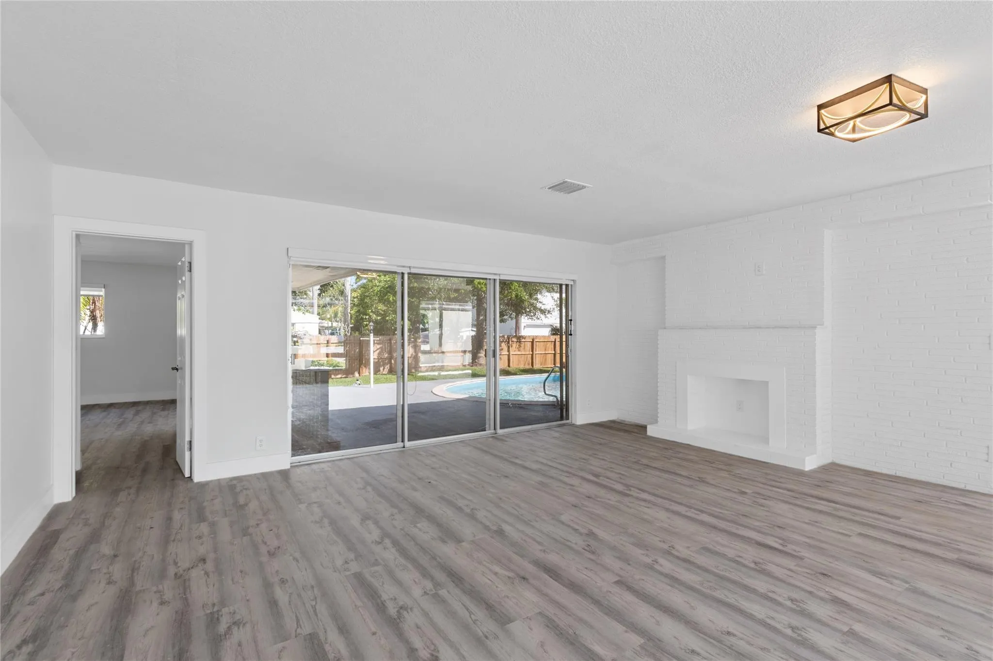 1255 Hollywood Blvd