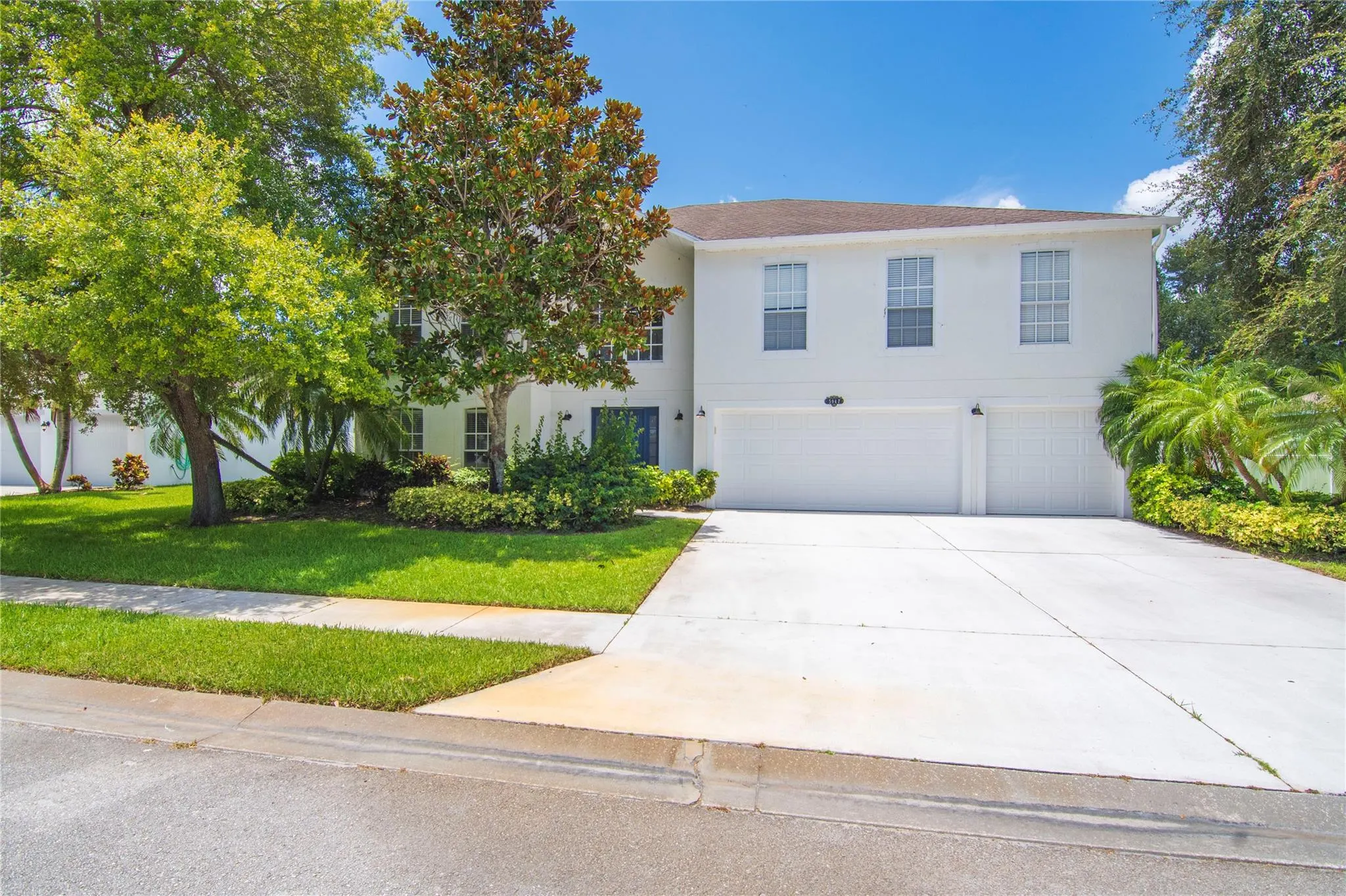 5947 Ridge Lake Cir