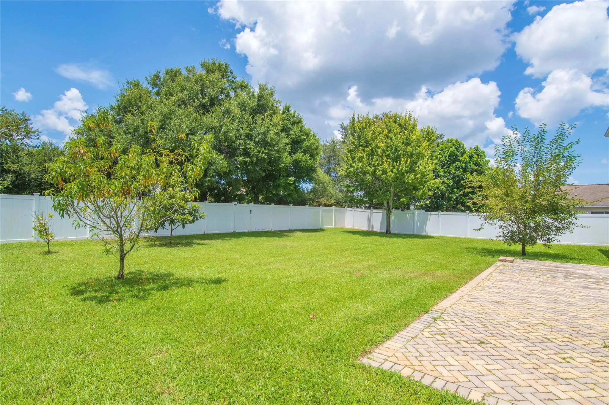 5947 Ridge Lake Cir