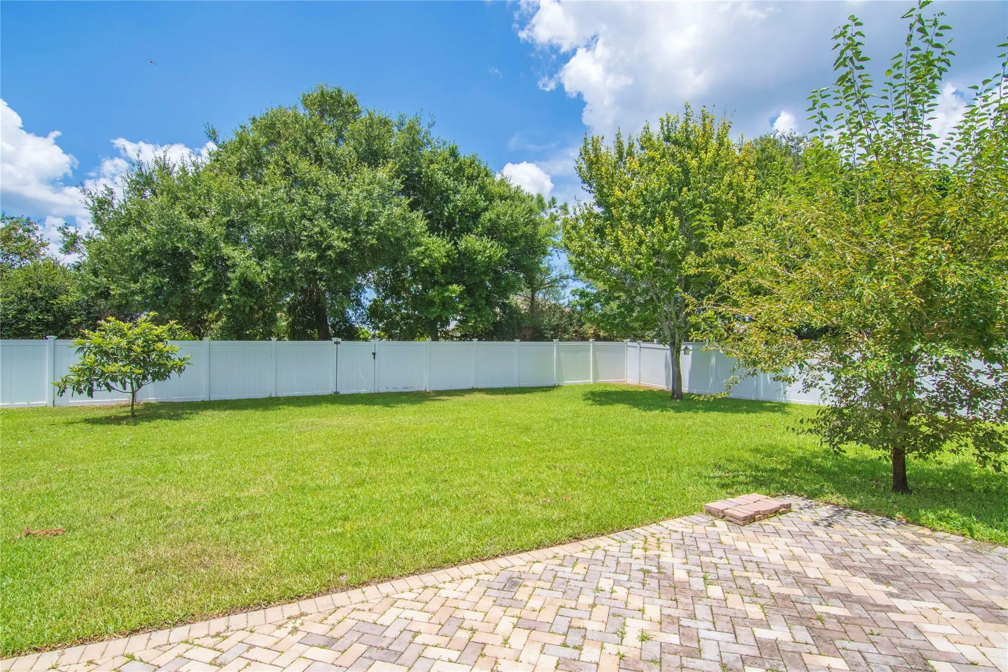 5947 Ridge Lake Cir
