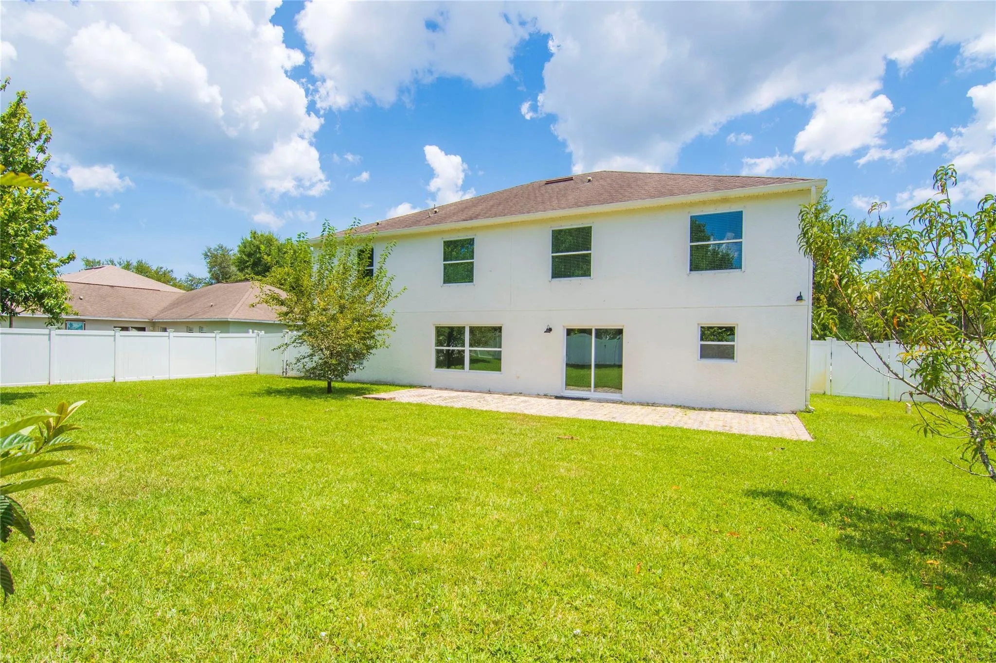 5947 Ridge Lake Cir