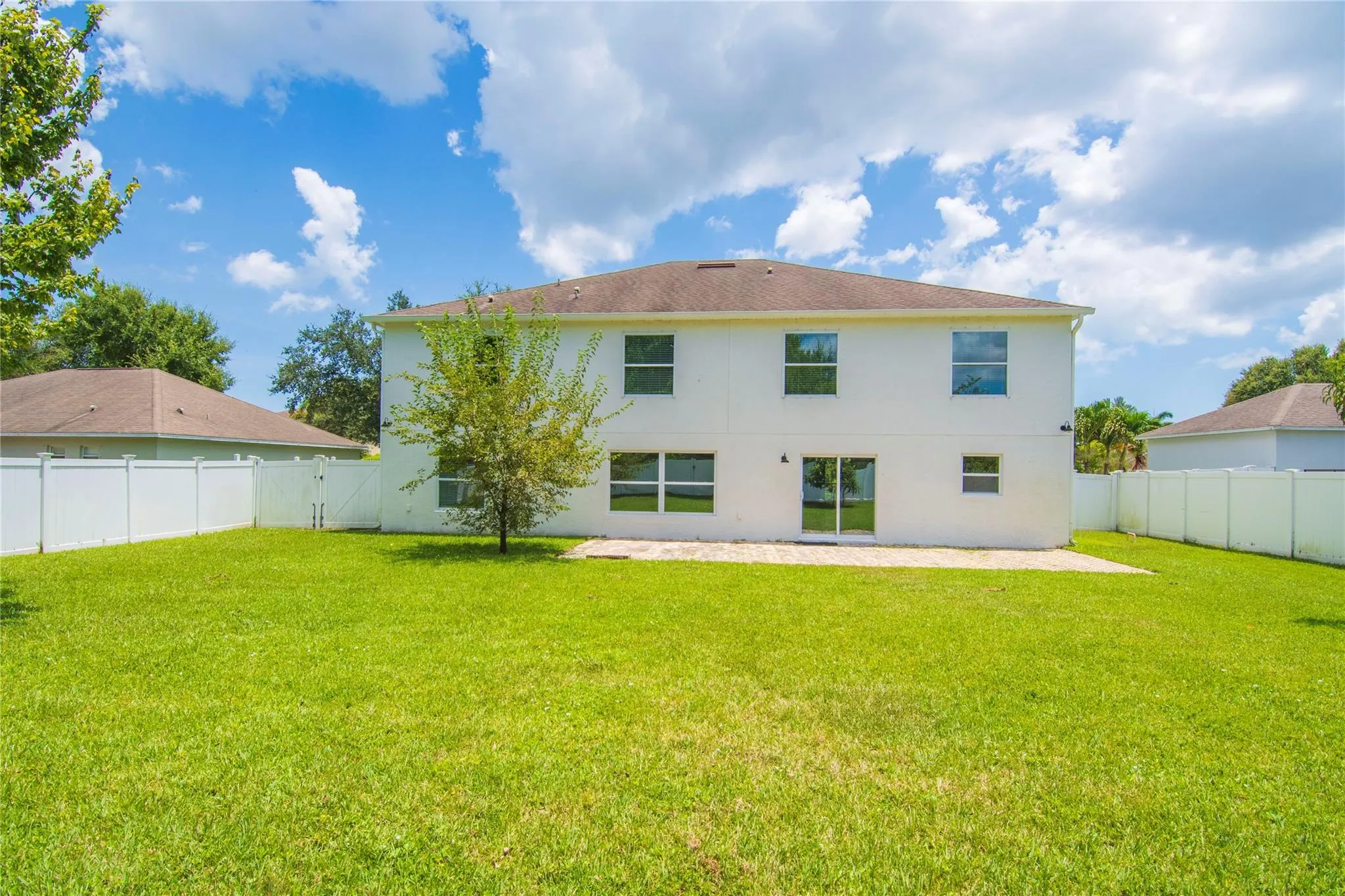 5947 Ridge Lake Cir