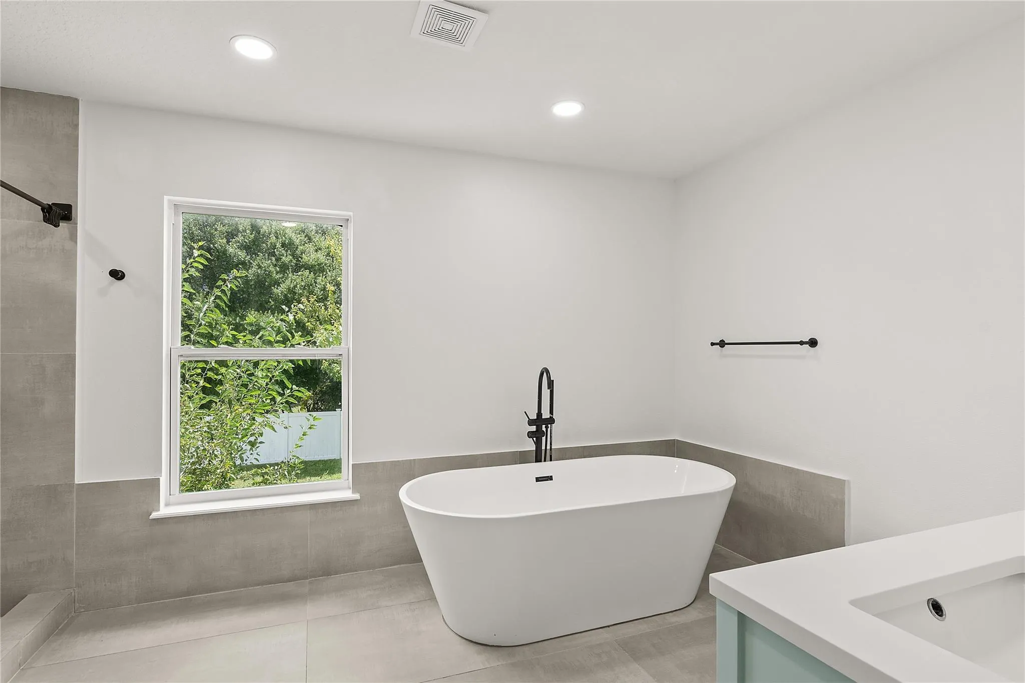5947 Ridge Lake Cir